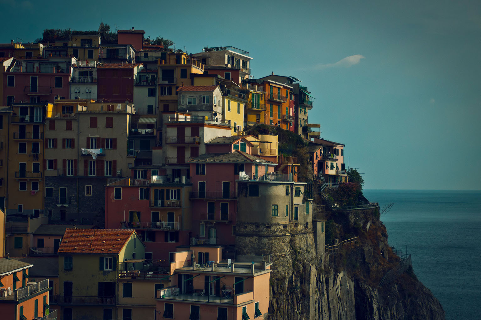 clifftop-houses-1530x1020px